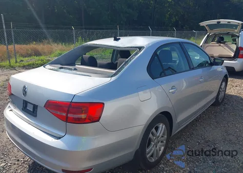 2015 Volkswagen Jetta 2.0L S z USA, uszkodzony, nr VIN 3VW2K7AJ5FM251943